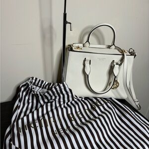 Henri Bendel White Women's Bag with dust